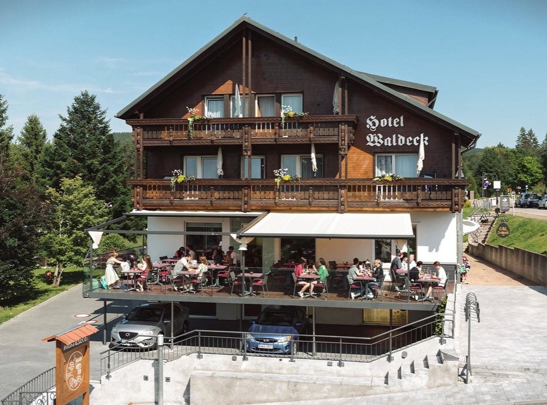 Hotel Waldeck im Sommer